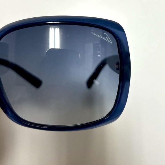 WOMENS GENUINE AUTHENTIC GUCCI SUNGLASSES BLUE WITH CASE - Picture 5 of 10